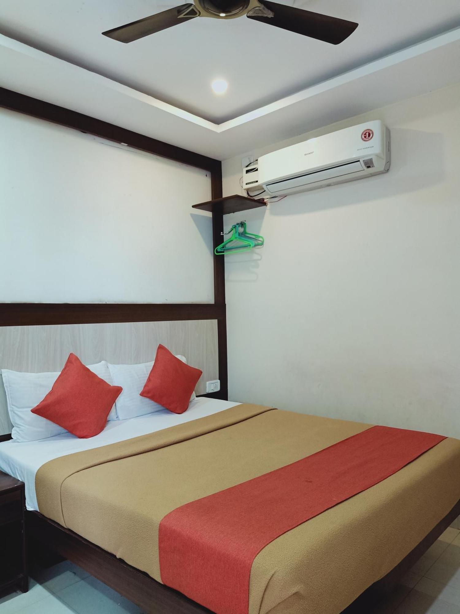 Lodge Neem Tree Hyderabad Airport *