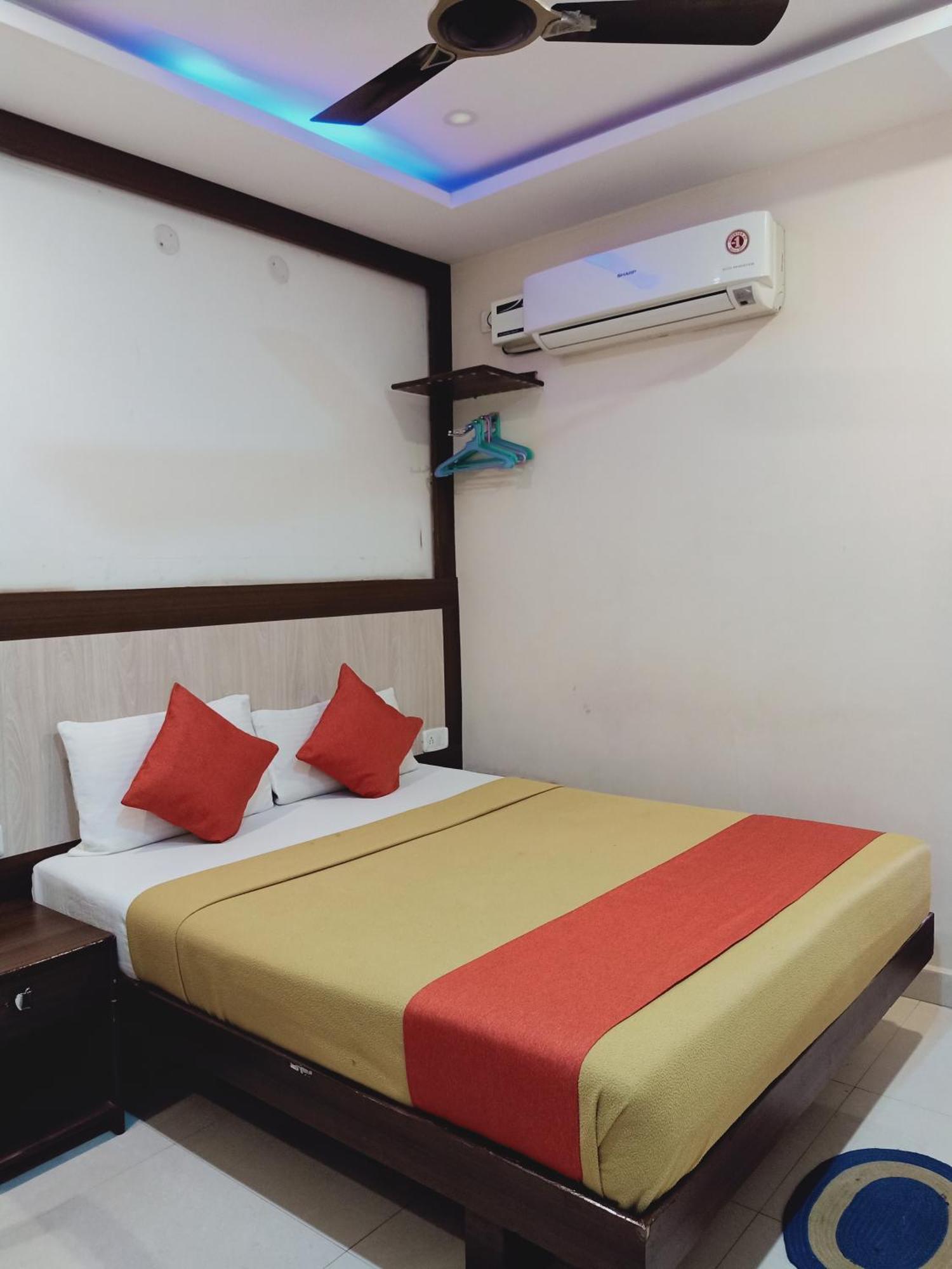 Neem Tree Hyderabad Airport Lodge *